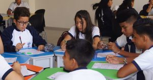 Reconstrucción de colegio en Ecuador