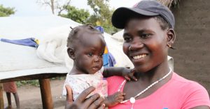 Josephine, joven madre refugiada en Palabek (Uganda)