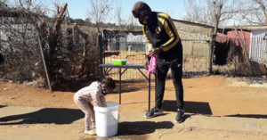 El gran trabajo de jóvenes voluntarios salesianos en Sudáfrica para ayudar a los más vulnerables durante la pandemia