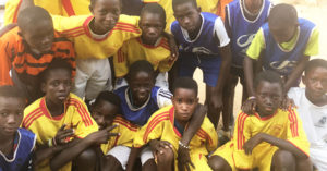 Estudio y deporte, señas de identidad en las dos escuelas sociodeportivas Don Bosco del Real Madrid en Senegal