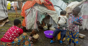 El alto el fuego en RD Congo no frena la llegada de miles de personas desplazadas al centro salesiano Don Bosco Ngangi
