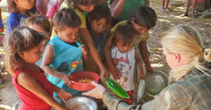Compartir el pan y atender a los enfermos, objetivos del voluntariado salesiano con la comunidad indígena xavante en Brasil