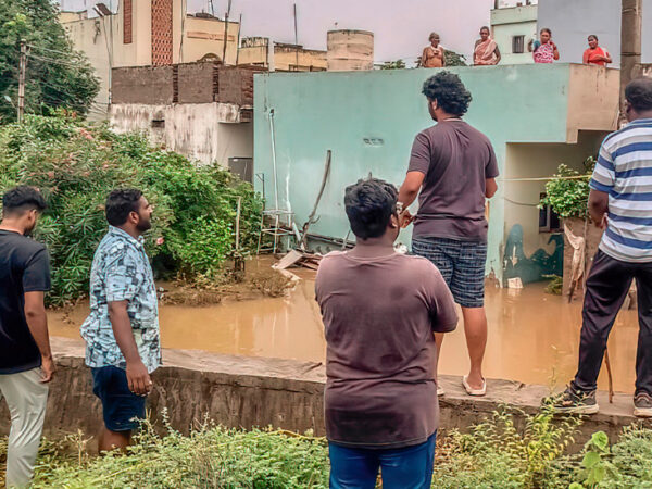 Ayuda humanitaria tras las inundaciones en India