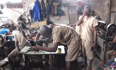 Atención a los menores en la cárcel de adultos de Sierra Leona